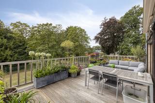 Ce loft en duplex situé dans la résidence « Stoommaalderij » a une surface habitable de 192 m² (hors terrasse !) et une finition de haute...