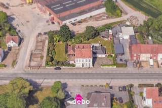 Strategisch gelegen commerciële site op 1.920 m² te KuurneUitstekend zichtbare locatie langs een drukke verbindingsas, geschikt voor diverse...