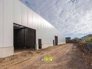 UNIT 6 VAN 204M² IN BEDRIJVENPARK GREMELSLO TE MAASEIK.KENMERKEN- oppervlakte unit: 204m²- 1 sectionaalpoort (4.00m breed x 4.20m hoog)-...