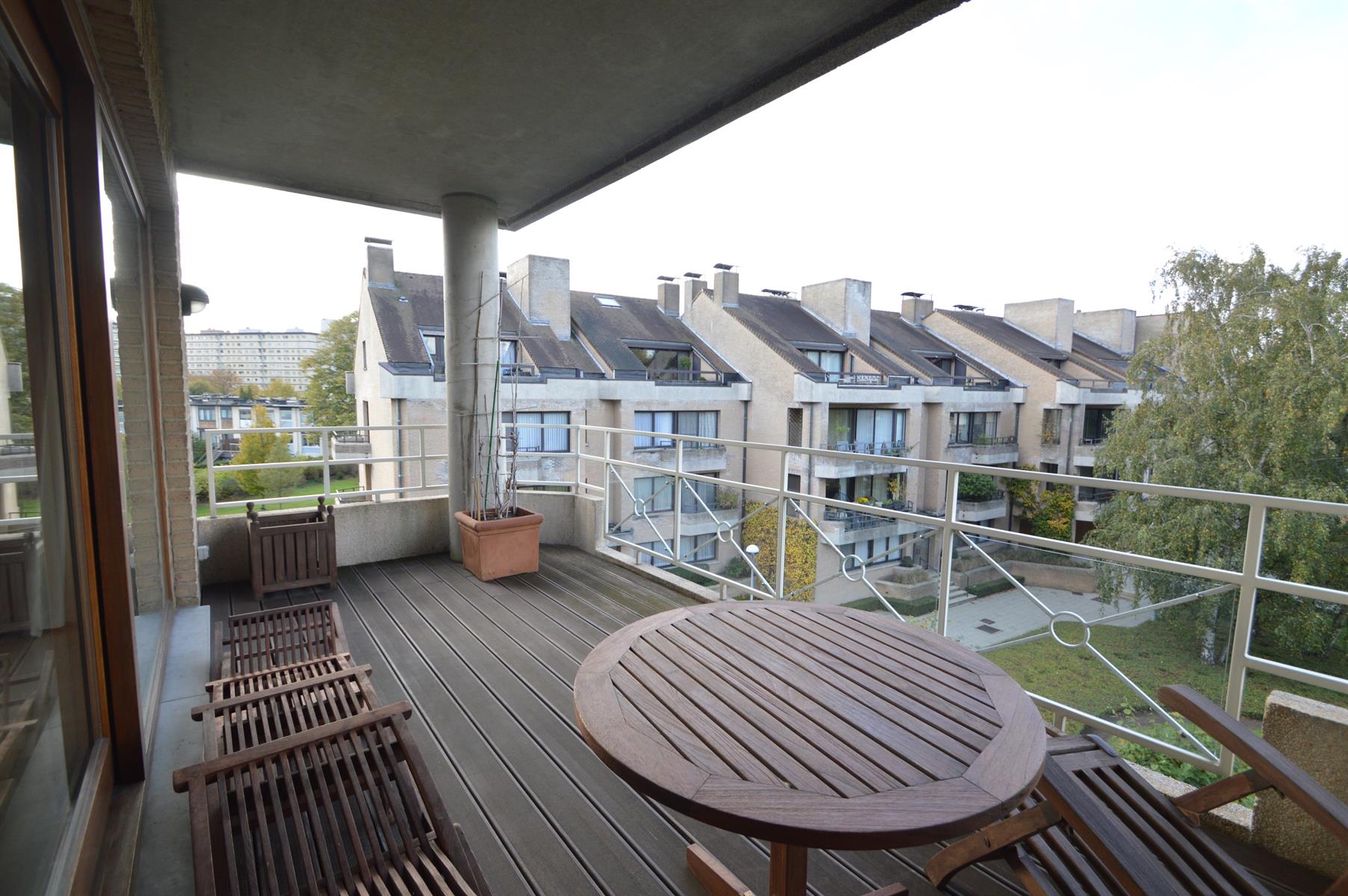 Prachtig gemeubeld appartement op zeer rustig gelegen locatie op Linkeroever.  - foto 4