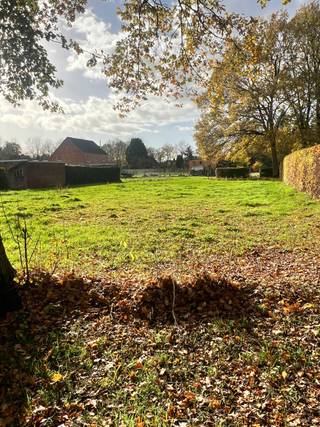 Perceel bouwgrond van 961m² in doodlopende straat!Perceel van 961m² op top locatie in Kalmthout vlakbij heide Kalmthout & centrum!Grond voor open...