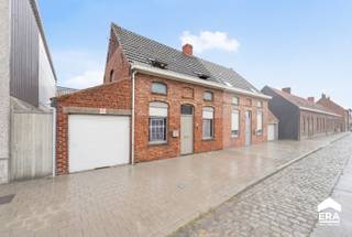Halfopen kluswoning te koop in...
