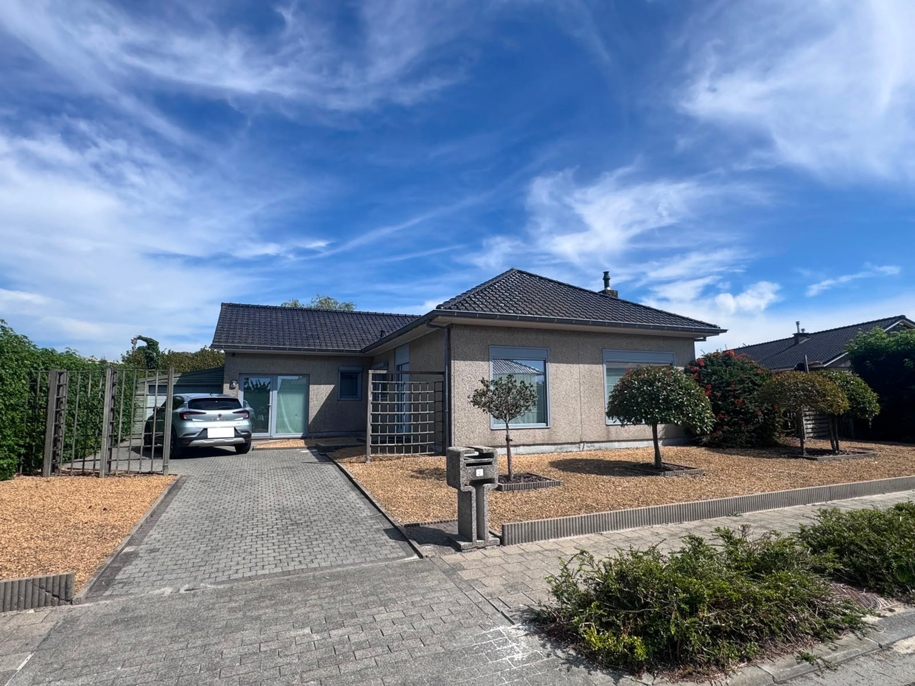 INSTAPKLARE BUNGALOW MET 3 SLPKS, GARAGE &amp; TUIN - foto 4