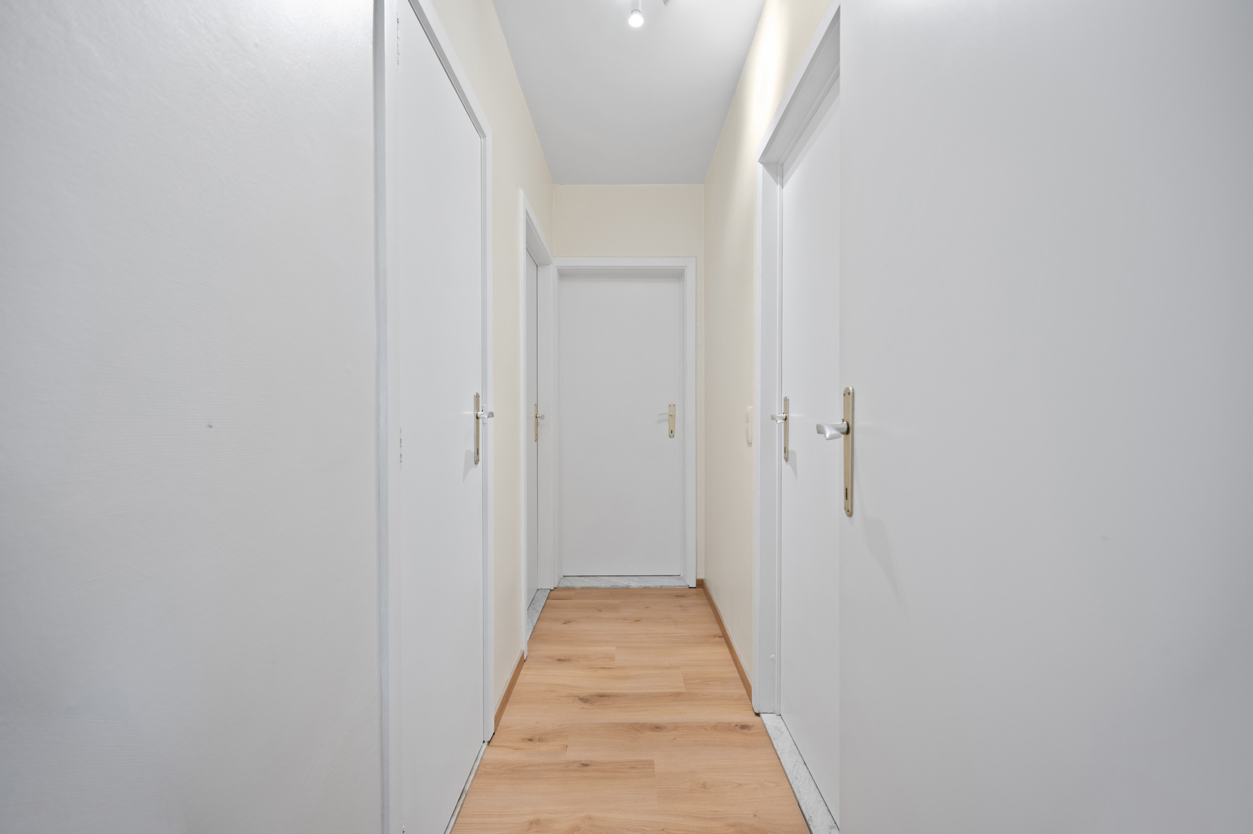 Instapklaar 3-slaapkamerappartement met garagebox - foto 4