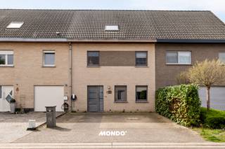 Are you looking for a spacious, ready-to-move-in home with an excellent location? Then this well-maintained home at Désiré Meerslaan 6 in Willebroek is exactly what you are looking for.<br /><br />The house was built in 2007 and is located in a quiet, pleasant residential area with excellent accessibility. Thanks to its favorable location, you can enjoy an ideal combination of peace and proximity to all amenities. Shops, schools, public transportation, and major roads are all within a short distance, making for a comfortable and practical daily life. Additionally, the connection to surrounding cities is very smooth, making this location extra attractive for commuters.<br /><br />Layout of the house:<br />Ground floor: You are welcomed into an entrance hall with a guest toilet that provides access to the bright living room with dining area and open kitchen. Adjacent is a convenient storage room. Through a large sliding door, you have direct access to the terrace and low-maintenance garden, ideal for enjoying peace and quiet.<br /><br />First floor: On the first floor, there are three full-sized bedrooms and a fully equipped bathroom.<br /><br />Second floor: The second floor houses a very spacious attic room, which can serve perfectly as a fourth bedroom, hobby room, office, or versatile space. Thanks to its generous size, there are numerous possibilities here.<br /><br />Additional advantages:<br />Completely ready-to-move-in home<br />4 bedrooms<br />Low-maintenance garden with terrace<br />Favorable EPC (label B)<br />Compliant electrical inspection<br />Spacious and versatile attic room<br />Driveway for multiple cars<br /><br />In short, this home offers everything you need: space, comfort, and an excellent location. An ideal home for families or anyone looking for a practical and well-located home.<br /><br />Interested? Contact Bjorn quickly to schedule a visit!<br />0477 606 833 or bjorn@mondovastgoed.be