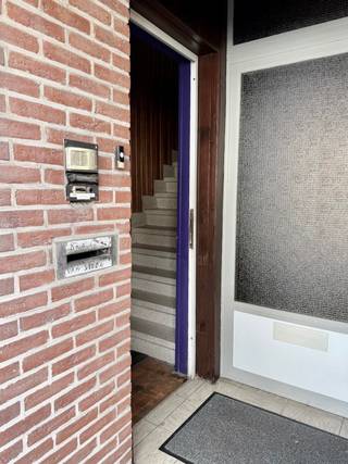 This duplex offers a tremendous amount of living space. The volume of this home is certainly not an exaggeration.A very large living room with...