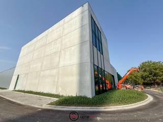 KMO-unit/showroom van 622 m²  op gelijkvloers en met totale oppervlakte voor kantoren van 724 m² verdeeld over 2 verdiepingen. Bovendien is er op...