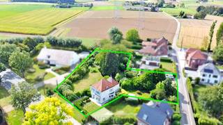 Deze eigendom op een perceel van 2186 m² treffen we te Anzegem. De eigendom geniet van een goede ligging, met op wandelafstand het station...