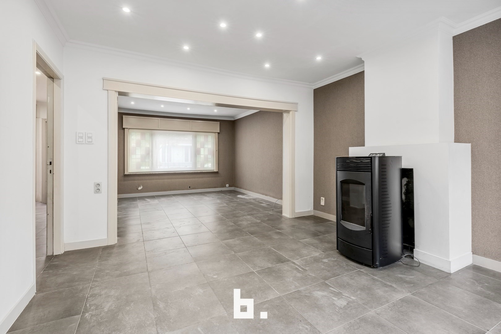 Ruime gezinswoning met zonnige tuin vlakbij het centrum - foto 2