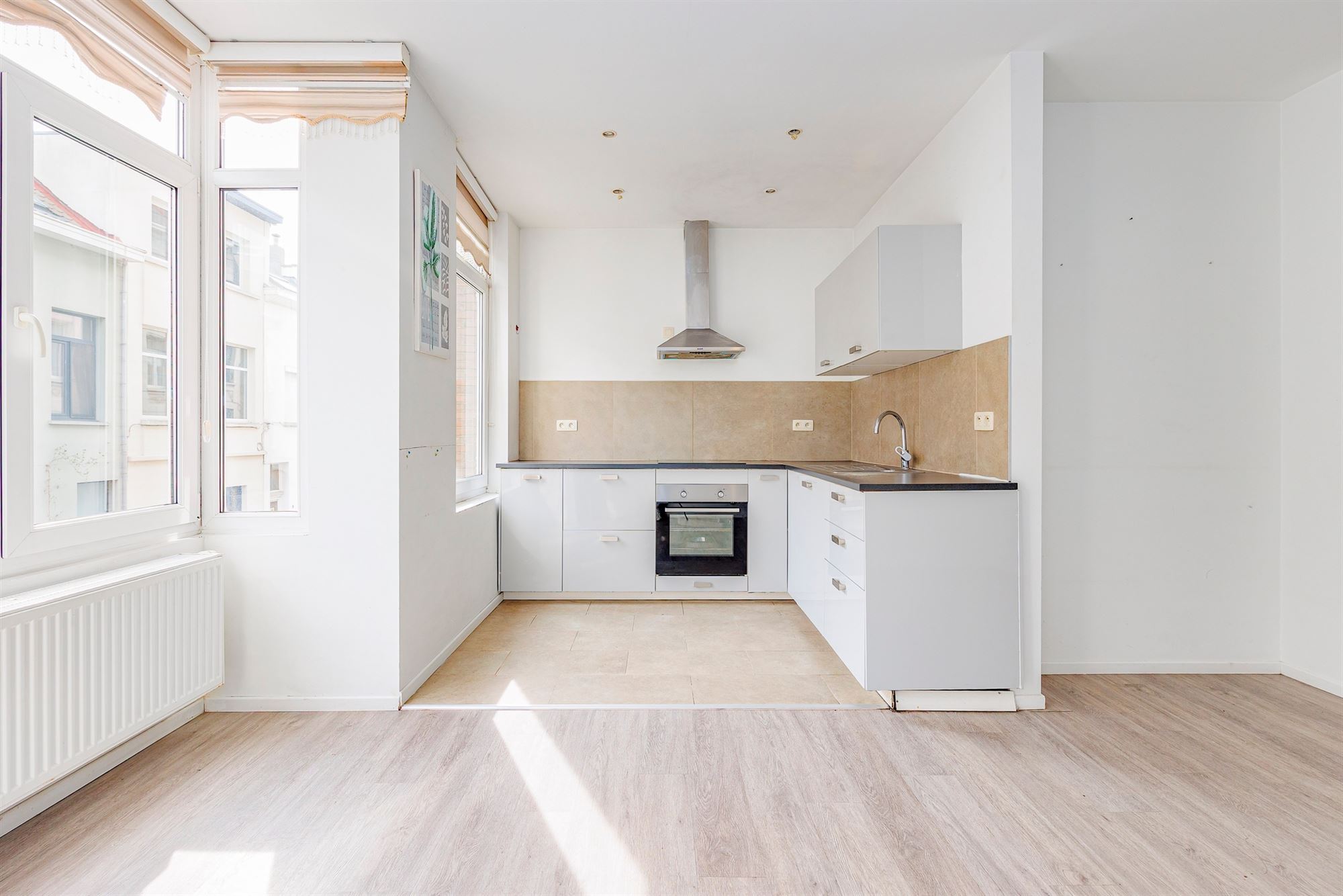 Instapklaar 2 slaapkamer appartement aan de Roma - foto 5