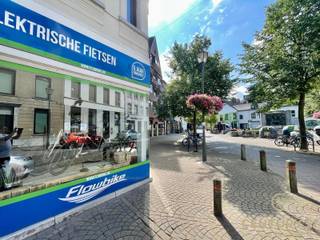 Handelsruimte te huur op toplocatie in het hart van het centrumOntdek deze aantrekkelijke handelsruimte gelegen op een absolute A-locatie, midden in...