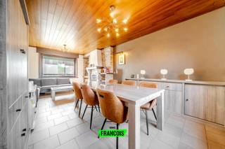 In een rustige woonwijk, op wandelafstand van het centrum van Diksmuide, bevindt zich deze te renoveren woning met 3 slaapkamers. Dankzij de...