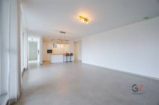 Luxe, stijl en ontspanning - hier heb je het allemaal!Droom je van een modern appartement waar alles klopt? Dit pareltje uit 2021 biedt een zee aan...