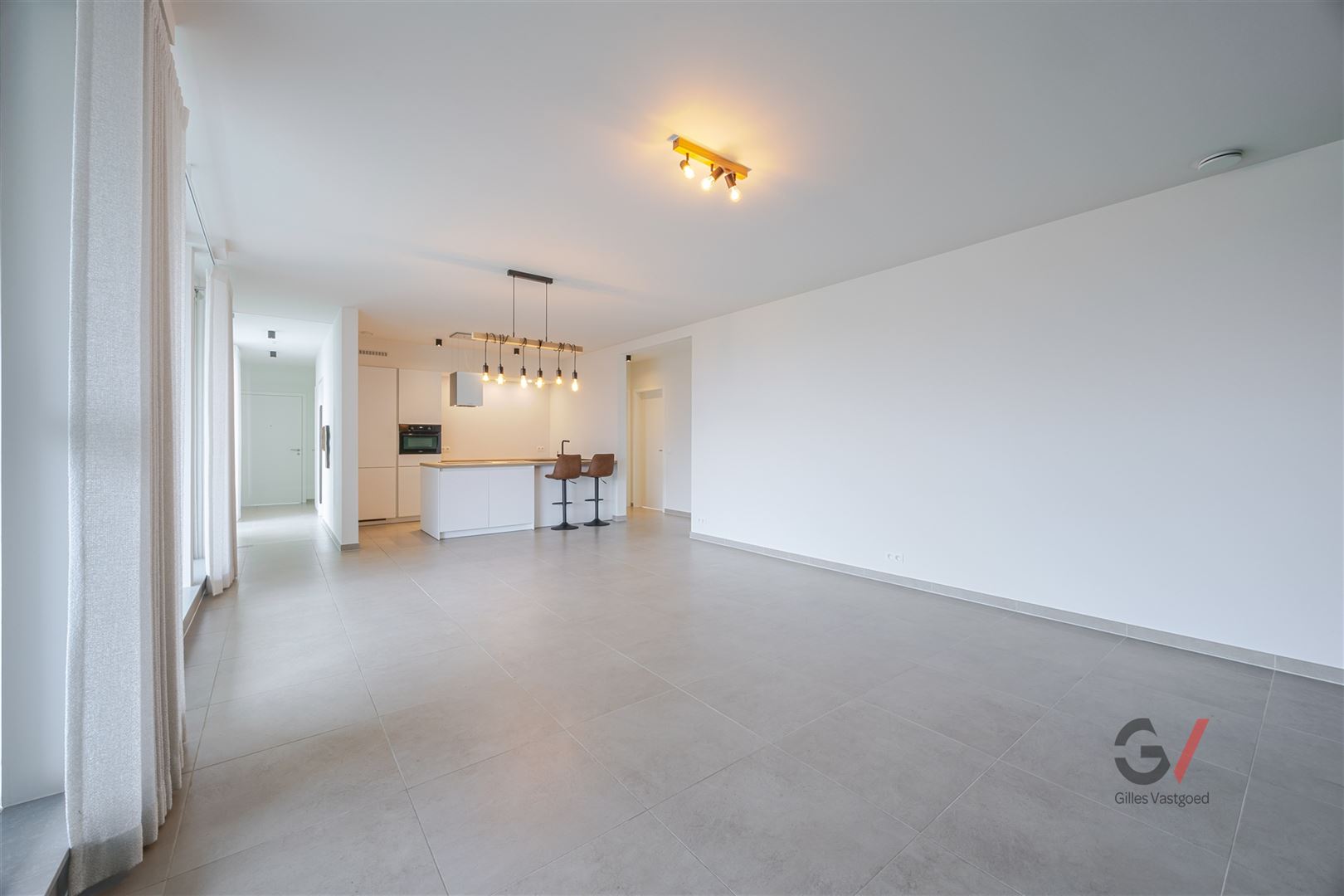 Lichtrijk en modern appartement met ruim terras - foto 2