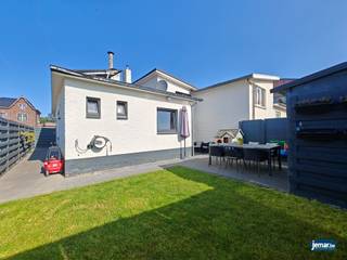 Instapklare split-level woning Rijksweg 267, MaasmechelenBen je op zoek naar een instapklare woning met een gezellige sfeer en praktische indeling?...