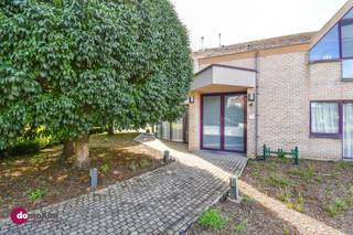 <p><span>Ground-floor commercial space with versatile possibilities in Hever</span></p><p><span> </span></p><p><span>Just outside the village center of Hever, this ground-floor commercial space in a two-unit building is once again available. The space was previously used as an office complex and is therefore ideally suited for an independent business in the service sector, a liberal profession, and/or a practice space.<br /> </span></p><p><span>Through the private entrance hall, you have access to several multipurpose rooms that can be configured entirely to your liking. A change of use for the ground floor to a combination of residential and commercial space is among the possibilities. </span></p><p><span> </span></p><p><span>A major advantage is the presence of a very spacious indoor garage and ample parking right outside the door.</span></p><p><span> </span></p><p><span>Does this ground floor meet your growth ambitions, or do you see it as the perfect start to a new professional chapter? Then contact us today to schedule your visit.</span></p><p><span> </span></p><p><span>015 20 36 00 - <span>info@domoxim.be</span></span></p><p><span> </span></p><p><span>domoXim. Where dreams come home!</span></p><p><span> </span></p><p><span>Want to know the value of your </span><span>own</span><span> home? We’d be happy to advise you.</span></p>