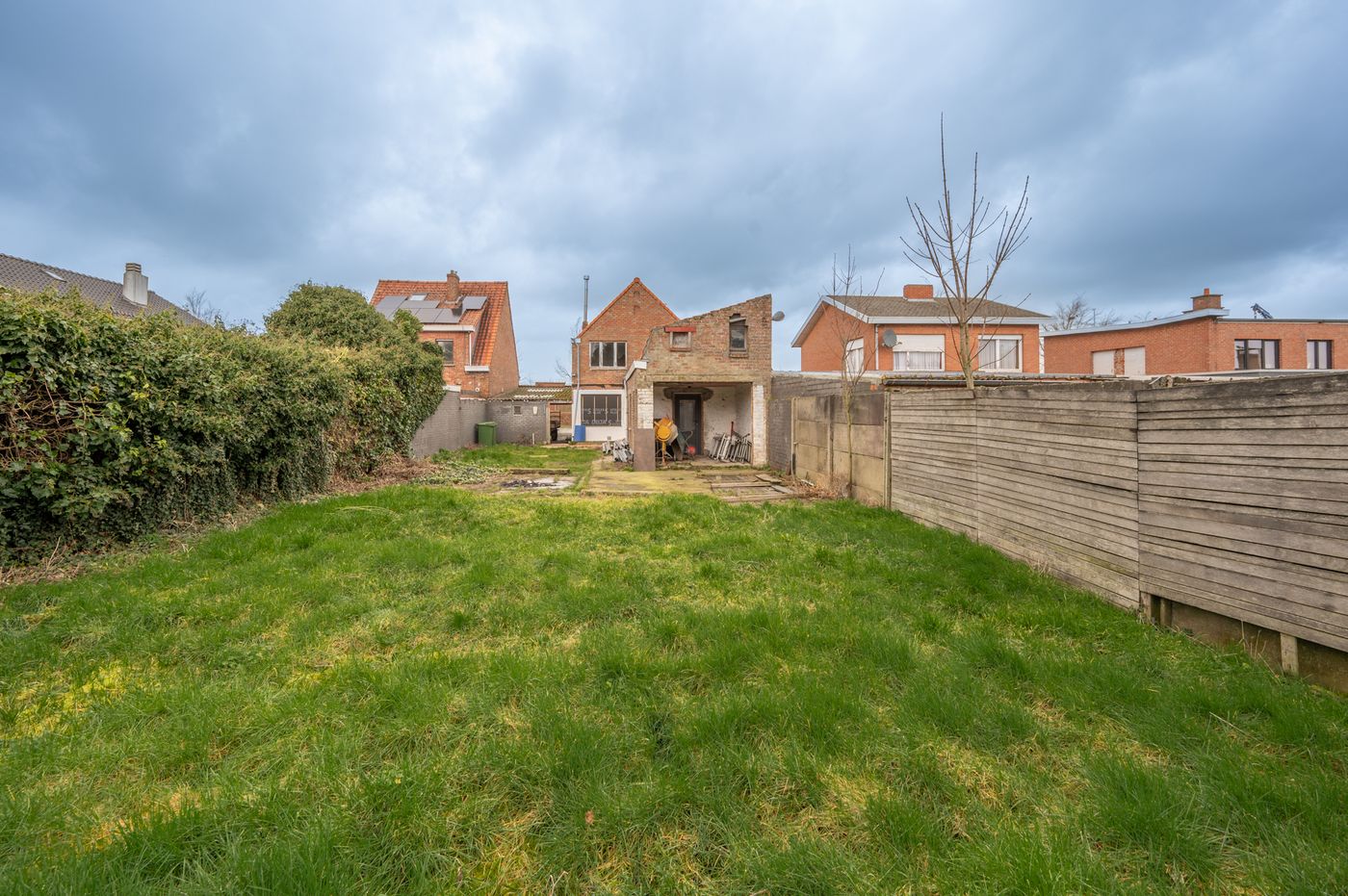 Te renoveren halfopen woning met zuidgerichte tuin op een perceel van 442 m² - foto 4