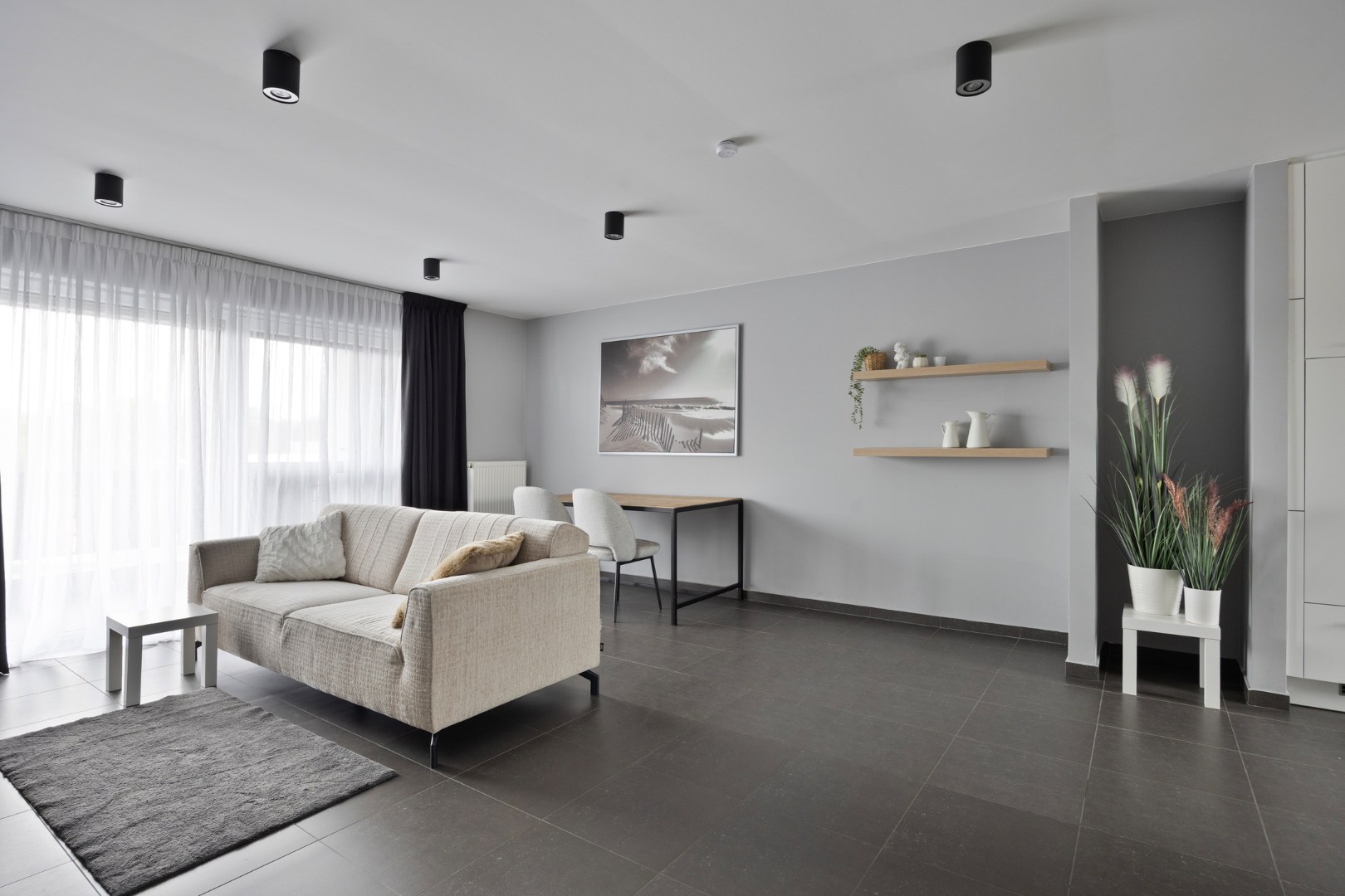 Ruim en instapklaar appartement met 2 slpk, 2 terrassen en garage nabij het centrum van Leopoldsburg - foto 3