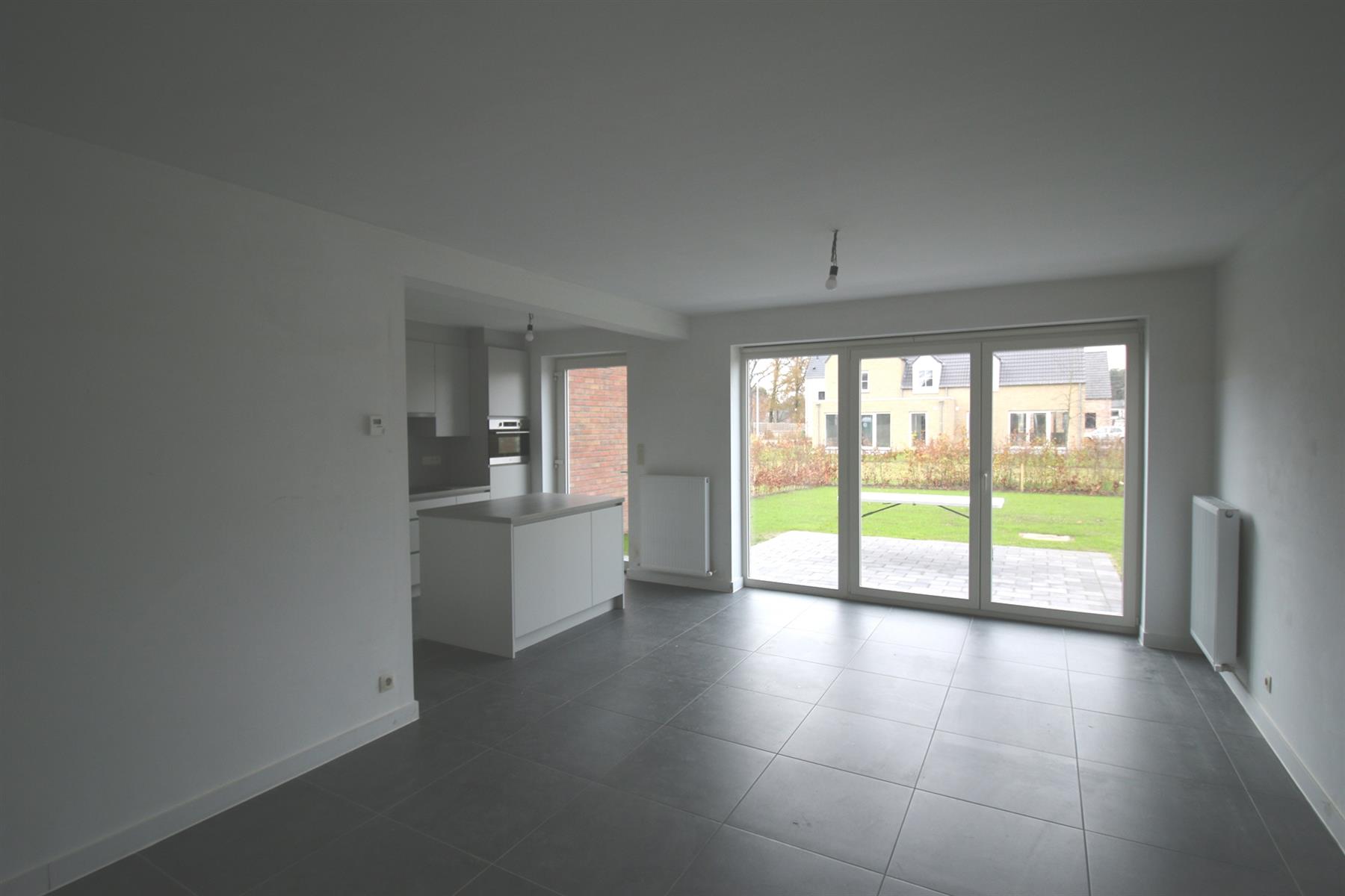 Rustig gelegen woning met 3 slaapkamers in centrum Tielen. - foto 4