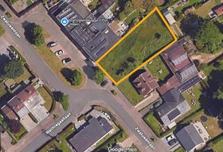 Ontdek deze mooi gelegen bouwgrond van 676 m² in de Zwaluwenlaan te Kortrijk, ideaal voor het realiseren van een stijlvolle halfopen...