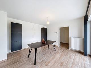 Located on the first floor of a well-maintained building with lift, this modern and move-in-ready one-bedroom apartment is situated in...