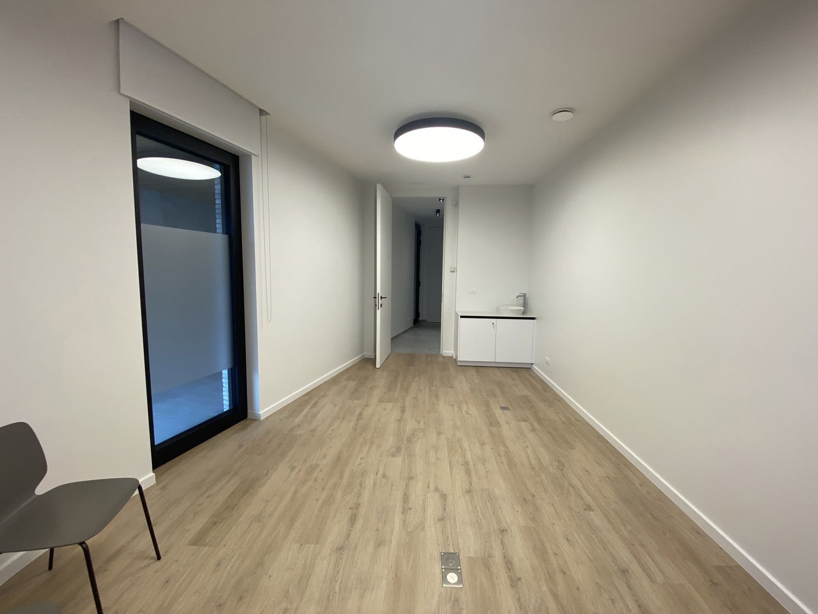 Commercial à louer à Sint-Pieters-Leeuw - photo 5