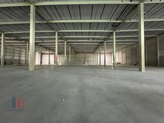 Dit high-end logistiek - semi-logistieke site bevindt zich op 400 m van de afrit 29 'Péruwelz' van de autosnelweg E-42 Bergen-Doornik en is...