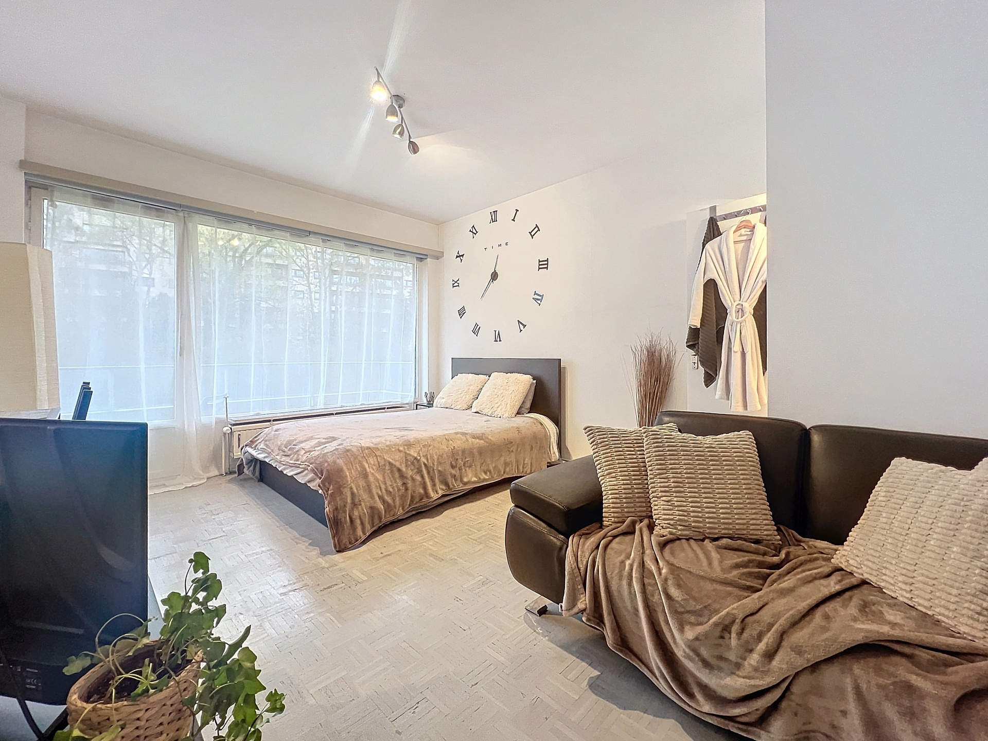 Charmante semi-gemeubileerde studio in Oudergem - foto 2