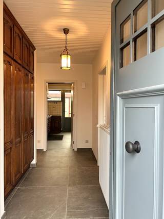 In de Banhagestraat te Blanden vind je deze stevige en ruime woning met een bewoonbare oppervlakte van 268 m² op een prachtig perceel van 11a64ca...