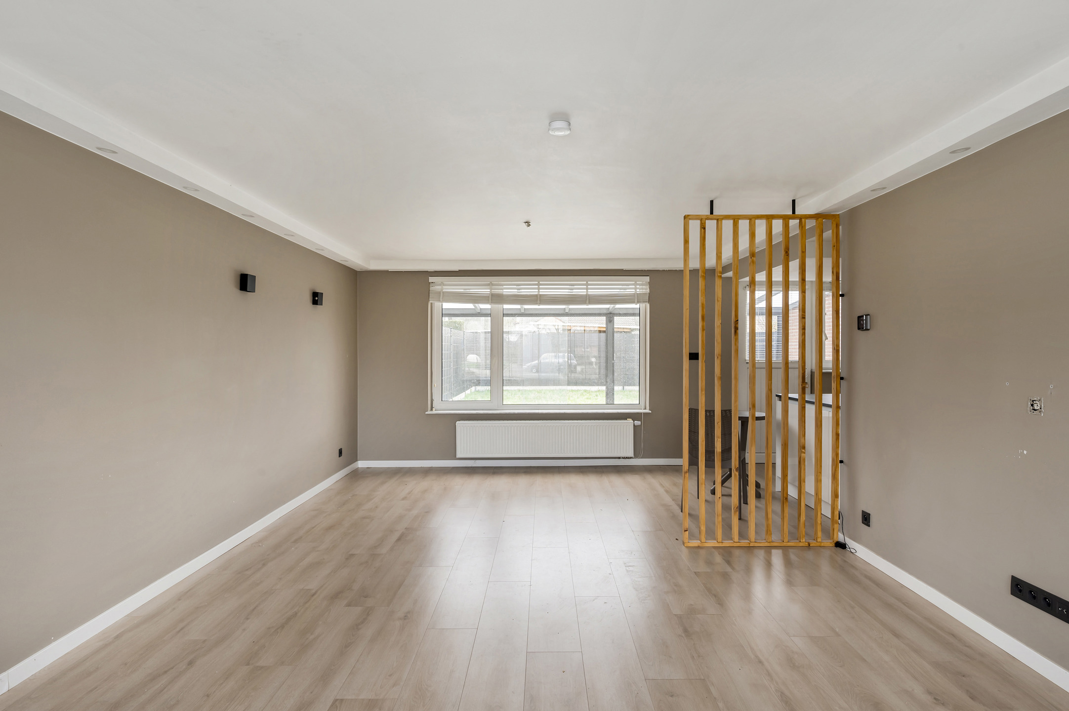 Woning met 4 slaapkamers en veranda te Paal - foto 4