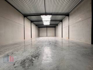 Nieuwbouw KMO-unit van 60 m² en 2 privatieve parkeerplaatsen te koop, de unit maakt deel uit van het...