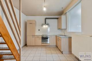 KORTE INLEIDINGIn een klein straatje in hartje Lier ligt deze kleine maar fijne woning die kan dienen als instapwoning of als investeringspand. Kom...