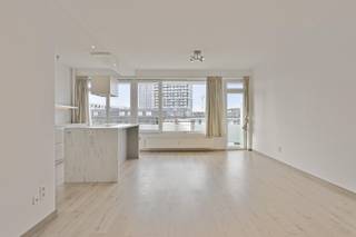 Teneinde de Waalsekaai tegenover het Nieuw Zuid ligt dit mooi appartement met zicht op de Schelde.Indeling:Uitstekend gelegen appartement op de...