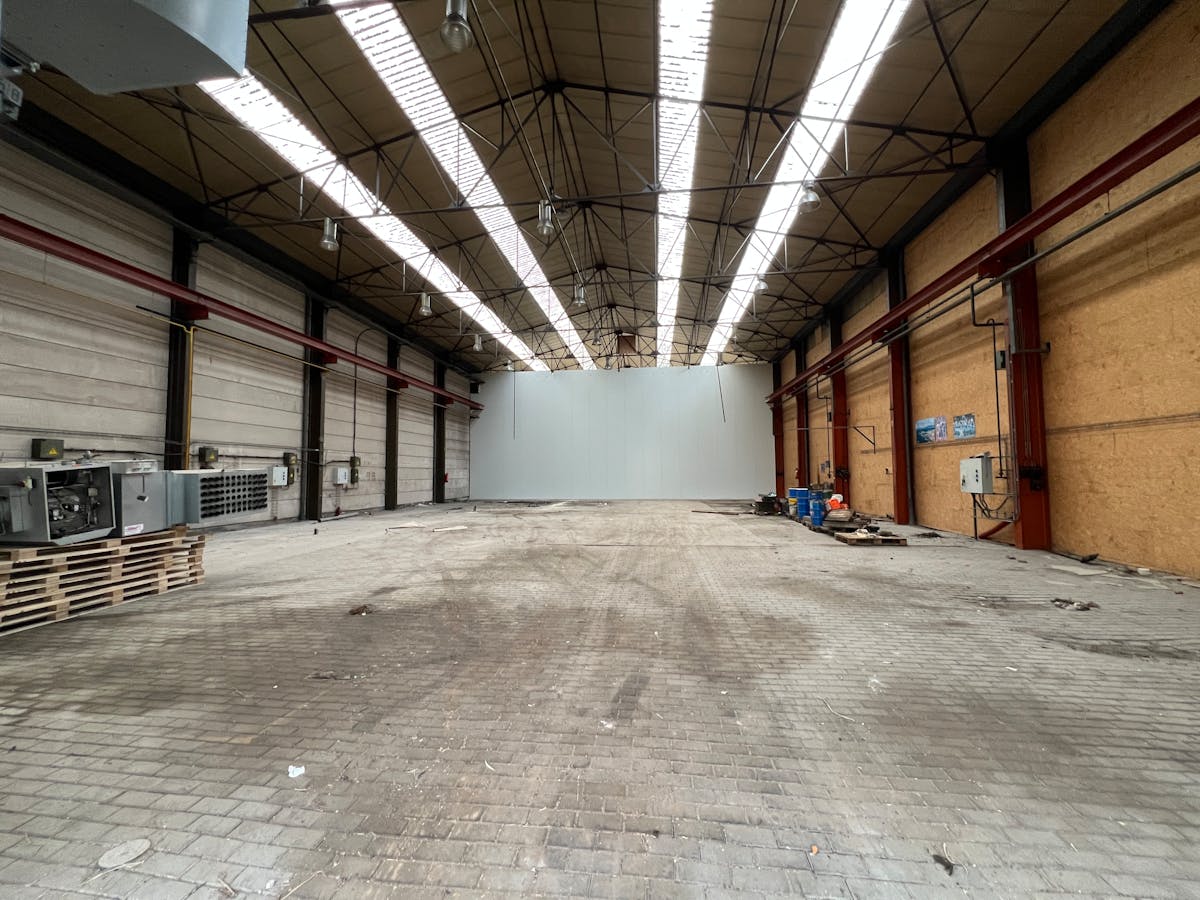 Warehouse (600 m²) for rent along the R4 in Ghent - photo 4