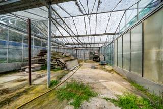 Offrez-vous un projet unique avec cette maison à rénover entièrement, offrant plus de 180 m² habitables et de magnifiques volumes. Idéale pour...