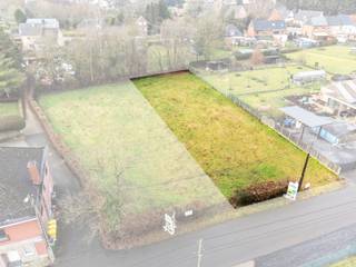 In een rustige en aangename omgeving in Scherpenheuvel-Zichem bevindt zich deze ruime bouwgrond van 1.105 m², ideaal voor het realiseren van een...