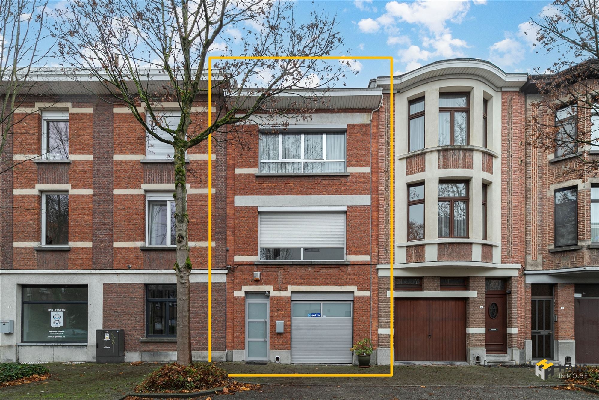 Ruime bel-etage (217 m²) met 2 slaapkamers, 2 badkamers en tuin (85 m²) in Mortsel - foto 1