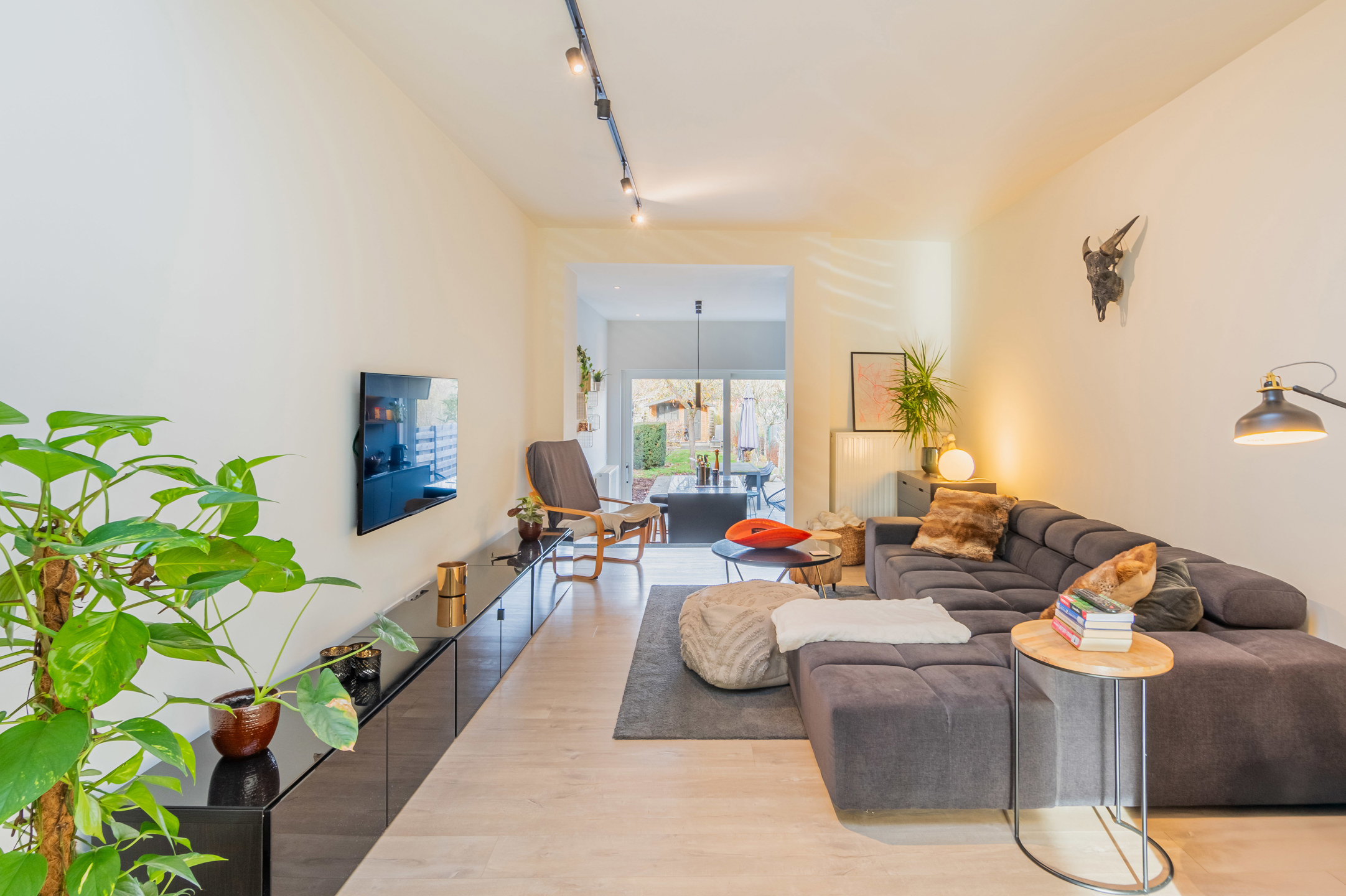 Stijlvol gerenoveerde woning met tuin in Mechelen - foto 2