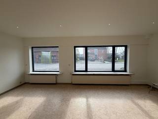 Ruime woning gelegen in het rustige Sint-Eloois-Vijve.✔️ Vernieuwde keuken✔️ Vernieuwde badkamer✔️ 2 ruime slaapkamers✔️ Verwarming op gas✔️ Garage...