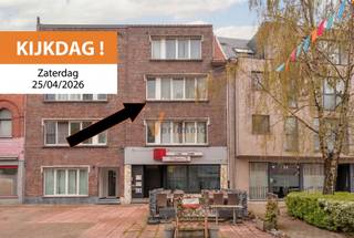 <p><span>Instapklaar & stijlvol appartement voor starters in Schoten!</span></p><p><span>Ben jij op zoek naar je </span><span>eerste eigen plek</span><span> of een slimme investering? Dan is dit </span><span>volledig gerenoveerde appartement (2024)</span><span> exact wat je zoekt!</span></p><p><span>Gelegen op de </span><span>2de verdieping (zonder lift)</span><span> ideaal voor wie geen schrik heeft van een trapje en houdt van een actievere levensstijl vind je dit </span><span>lichtrijk en modern appartement</span><span>.</span></p><p><span>De </span><span>ruime woonkamer </span><span>geeft je een instant "thuis gevoel" een super praktische</span><span> keuken</span><span> met aparte eethoek, moderne badkamer en de ruime slaapkamer maakt dit appartement compleet.</span></p><p><span>In het kort:<br /></span><span>1 ruime slaapkamer</span><span><br /></span><span>Moderne badkamer met inloopdouche en toilet</span><span><br /></span><span>Elektriciteit conform</span><span><br /></span><span>EPC-label D<br />Asbestveilig<br />Geen lift -> lage vaste kost </span></p><h3><span>Waarom dit jouw match is:</span></h3><p><span>Volledig vernieuwd gewoon verhuizen en genieten !<br />Perfect voor starters of jonge koppels<br />Centrale ligging nabij winkels, openbaar vervoer en verbindingswegen</span></p><p><span>KIJKDAG OP ZATERDAG 25 APRIL 2026, snel inschrijven is de boodschap !</span></p><p><span>Klaar om je eerste eigen stek te bemachtigen? Contacteer </span><span>Verlimmo </span><span>en plan je bezoek: <span>www.verlimmo.be</span></span><span> of 03 658 95 58</span></p><p><span>*De vermelde bewoonbare oppervlakte is gebaseerd op de bruikbare vloeroppervlakte zoals vermeld op het EPC-verslag</span></p><p><span> </span></p><p><span> </span></p><p><span> </span></p>