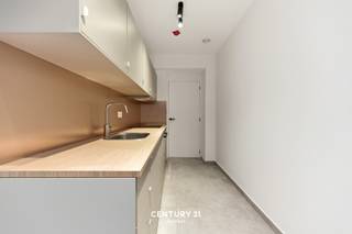 **Opbrengsteigendom met 18 kamer in THE HIVE**Welkom in Residentie The Hive, gelegen aan de Diestsesteenweg, een belangrijke verbindingsas tussen...