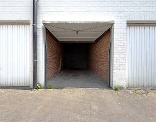EEN AFZONDERLIJKE GARAGE TE KOOP IN HARTJE TIELT!Bent u op zoek naar een vlot bereikbare en goed gelegen garage? Deze garage in de Kortrijkstraat te...
