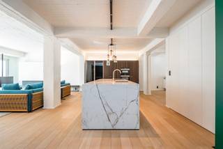 <span>This furnished loft of over 160 m² is a masterpiece of modern design, featuring high-quality materials and beautiful furniture that are sure to impress. Upon entering the loft, you're struck by an open space that seamlessly combines the living, dining, and kitchen areas into one spectacular environment. Extending from the living space is an open bedroom with a stylish bathtub. Furthermore, this loft offers a separate bathroom with double sinks, toilet and shower, and a dressing room with a shower room that can be used as an additional bedroom. Additionally, there are ample built-in closets and a separate laundry room. <br /><br />Extras: <br />- Roof terrace at the rear façade<br />- Indoor parking space on -1: 125 euros/month <br />- Communal costs: 250 euros/month (including gas and water)</span><br /><br />The Mechelsesteenweg is the perfect blend of city life and an efficient access road to the Antwerp ring. Located next to the Harmoniepark and the Koning Albertpark and close to public transport. Within walking distance are schools, parks, supermarkets, and cozy cafés and restaurants.