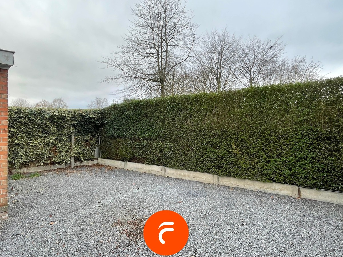 Halfopen woning met 5 slaapkamers in gezinsvriendelijke buurt. - foto 4