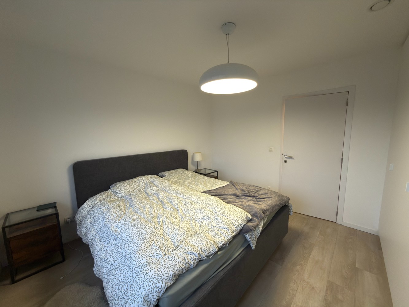 TE HUUR I PRACHTIG APPARTEMENT MET GARAGEBOX - foto 4