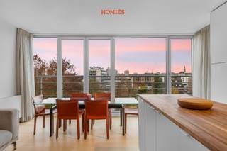 Dit modern éénslaapkamerappartement bevindt zich in de Fonteinstraat 75, midden in het centrum van Leuven, op wandelafstand van supermarkten,...