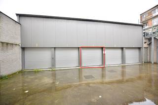 Een felbegeerde parkeerplaats in de drukke centrum van Eeklo gezocht? Wij bieden u de toegang aan tot de afgesloten garagebox in Eeklo! De...