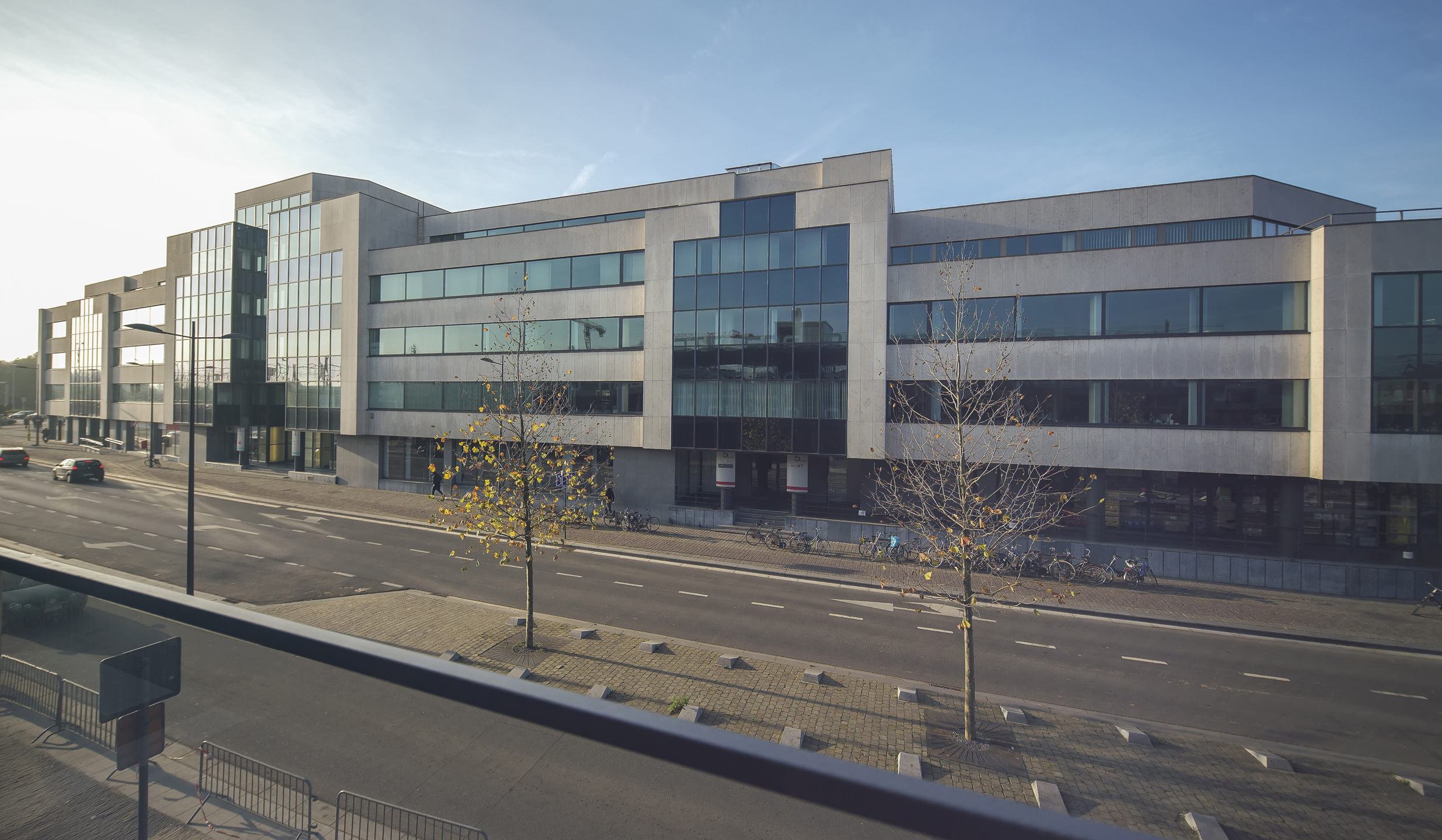 Commercial à louer à Berchem - photo 1