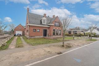 Deze charmante villa is gelegen op TOPLOCATIE in Deerlijk! Dankzij de vlotte verbinding met belangrijke invalswegen en het openbaar vervoer bent...