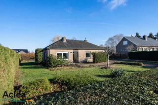 Deze vrijstaande woning, gelegen op een ruim perceel van 1224 m², bevindt zich in de Zonnebloemstraat. Een mooie en rustige buurt in Eeklo, nabij...